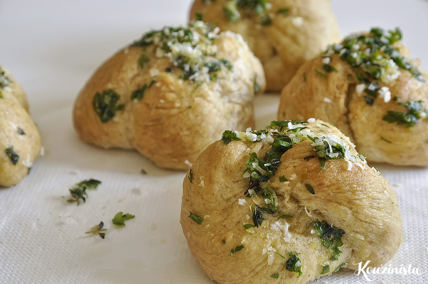 Μυρωδάτα ψωμάκια με σκόρδο / Garlic knots