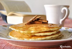 Pancakes με κεφίρ και σιρόπι κανέλας / Kefir pancakes with cinnamon syrup