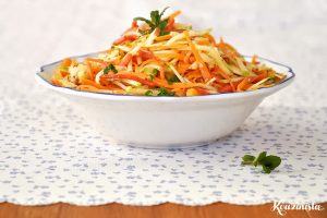 Δροσερή σαλάτα με καρότα και μήλα / Salad with crunchy carrots & juicy apples