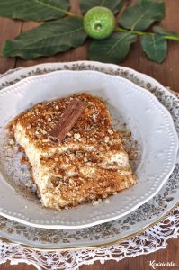 Kαρυδόπιτα με κρέμα ή πουτίγκα ή σπάτουλα / Walnut syrup cake with pastry cream