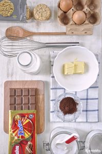 Τάρτα σοκολάτας με γυαλιστερό σοκολατένιο γλάσο / Chocolate glazed chocolate tart