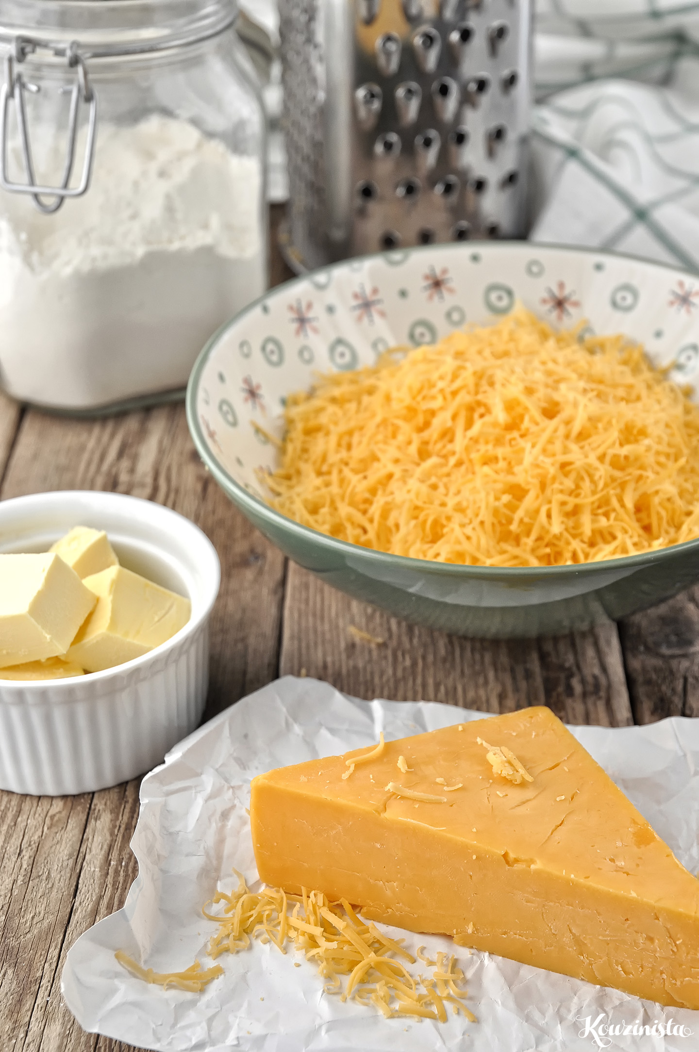 Σπιτικά κρακεράκια τυριού / Homemade cheese crackers