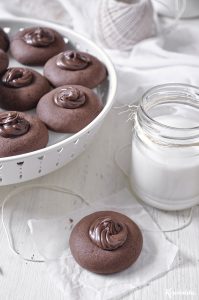 Μπισκότα με nutella (με 3 υλικά) / 3-Ingredient Nutella thumbprint cookies